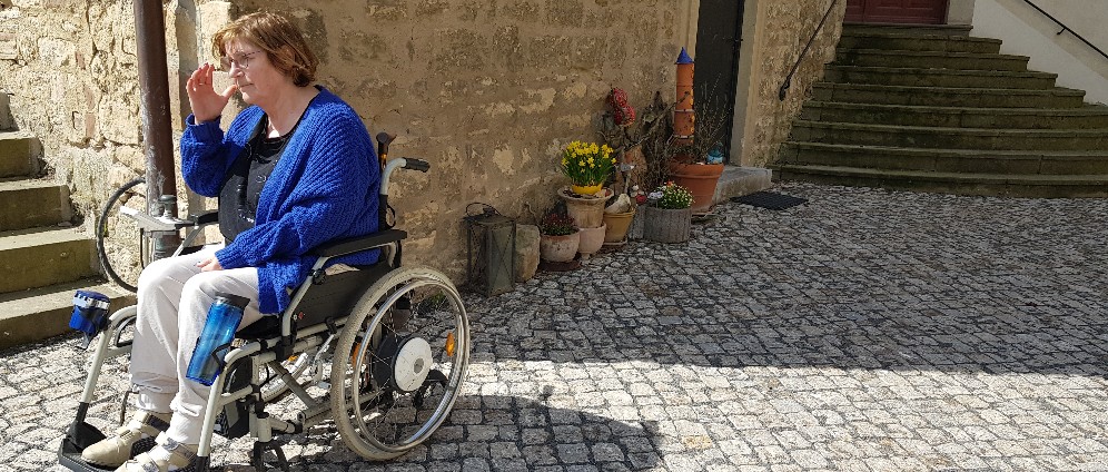 Spenden sammeln | Schlaganfallpatientin benötigt Treppenlift | Spendenseite