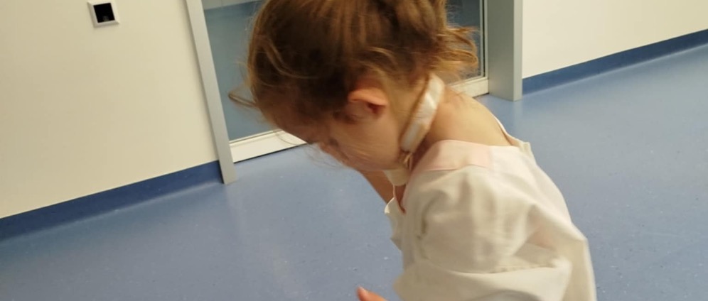 Spenden sammeln | Chrisini s laryngotracheale Rehabilitation! | Spendenseite